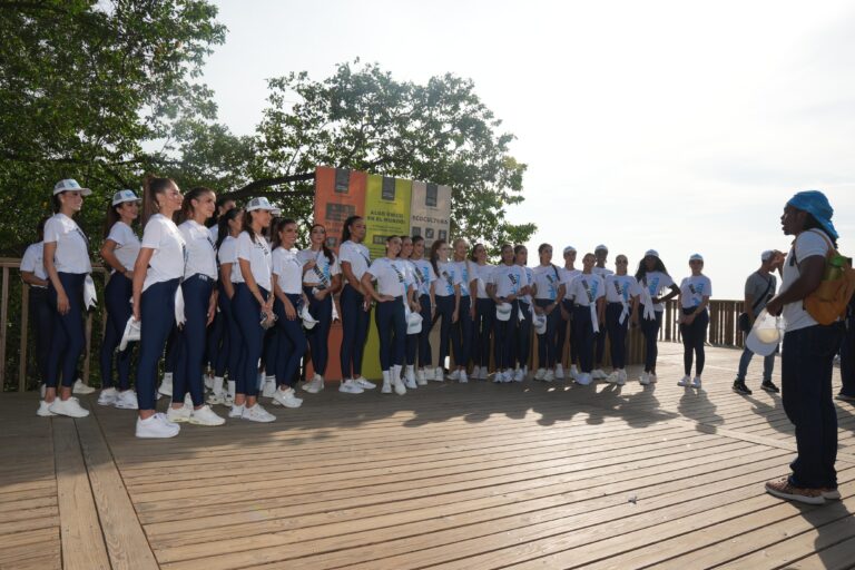 Representantes de Miss Universe en Ecoparque Mallorquín