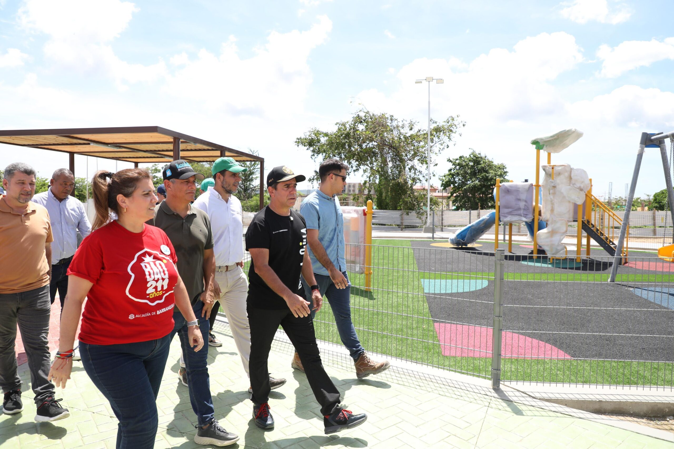 Alcalde durante inspección de obras en Villas de San Pablo