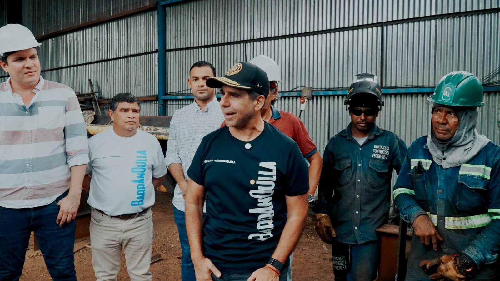 Alex Char inspecciona la construcción del Malecón del Suroriente