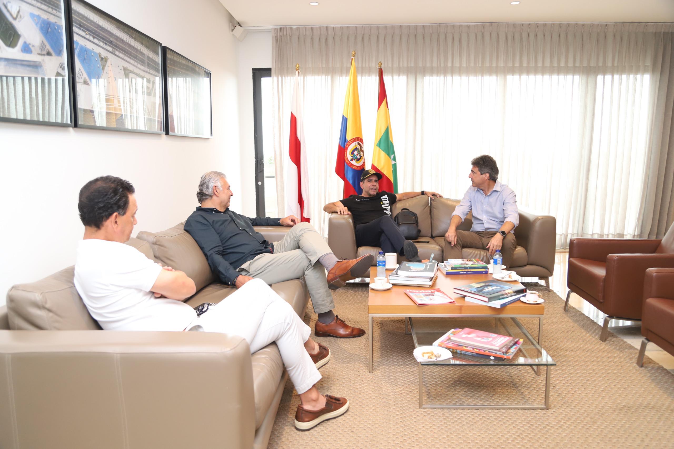 Alcalde Char en reunión con presidente de Fenalco y asesores