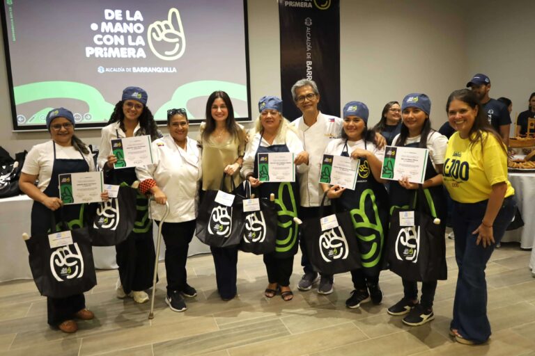 Grupo de mujeres con la Primera Dama