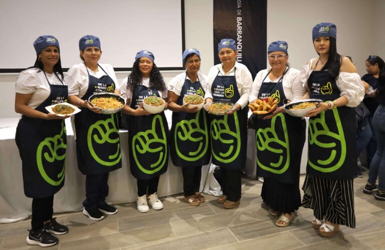 Exposición gastronómica de graduadas curso de comida