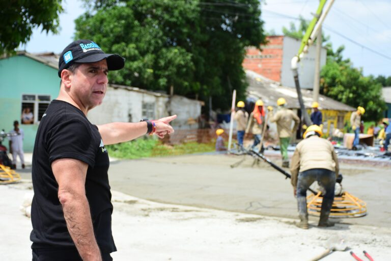 Alcalde Char en recorrido de obras