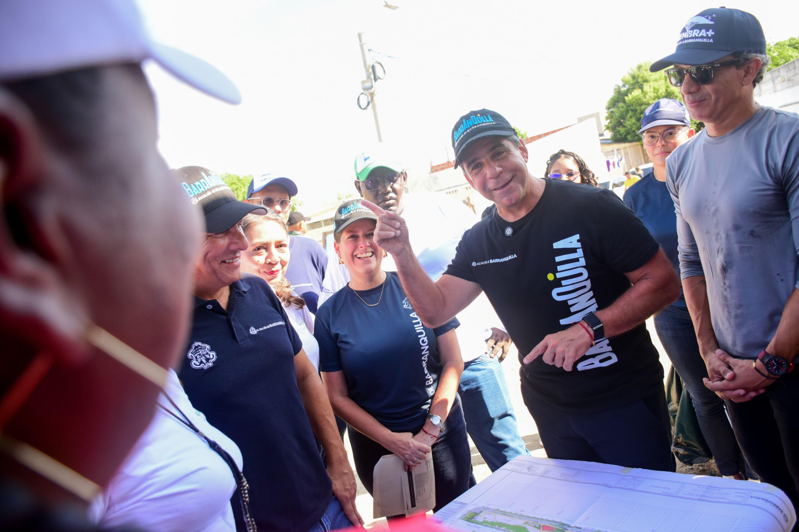 Alcalde Char, socializando el proyecto de construcción de parques productivos.