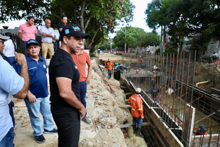 Alcalde supervisa canalización de arroyos en la carrera 18 con Cordialidad