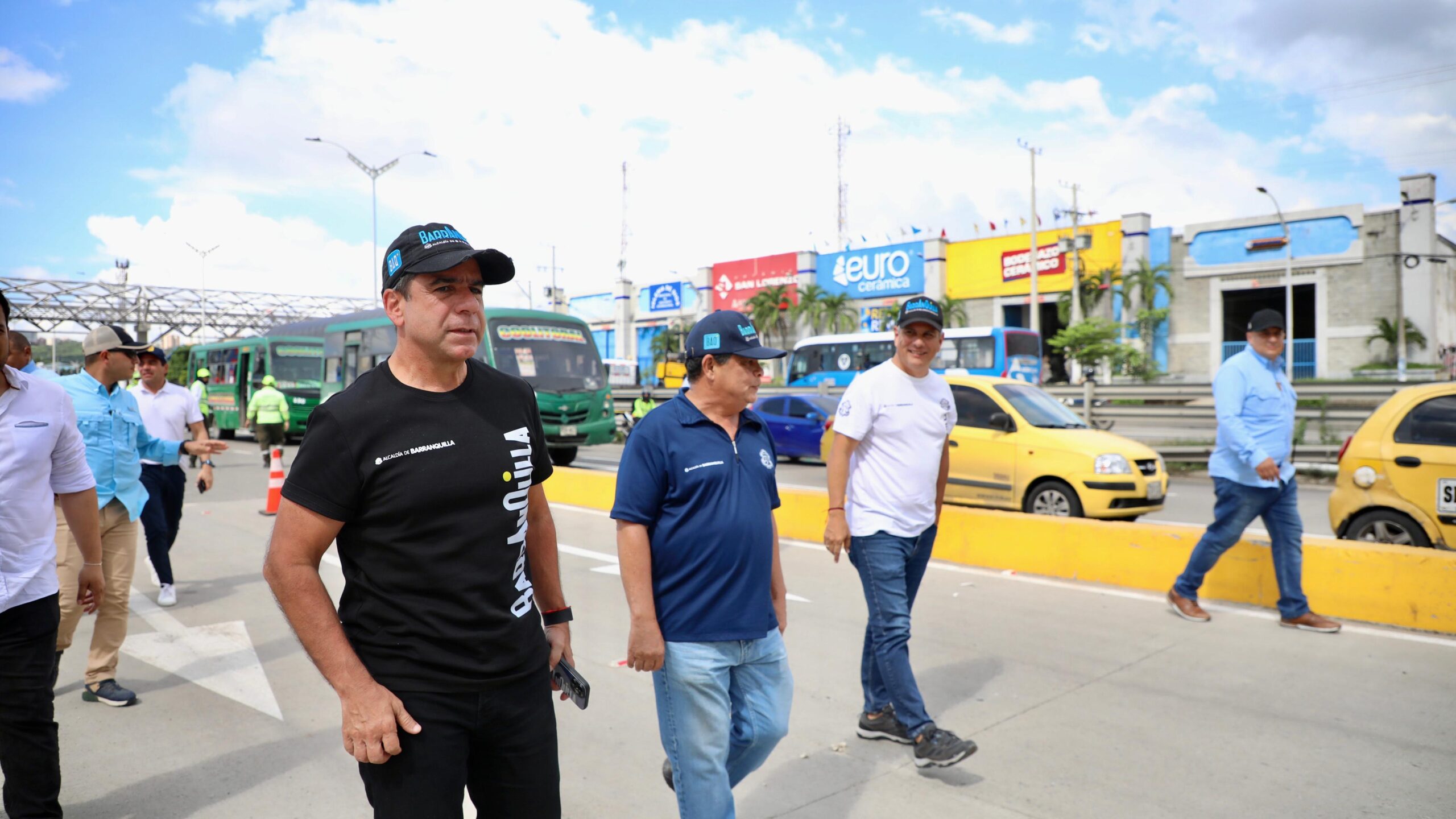 Alcalde Char, Rafael Lafont recorriendo los 2 nuevos carriles en la circunvalar (sentido norte-sur).