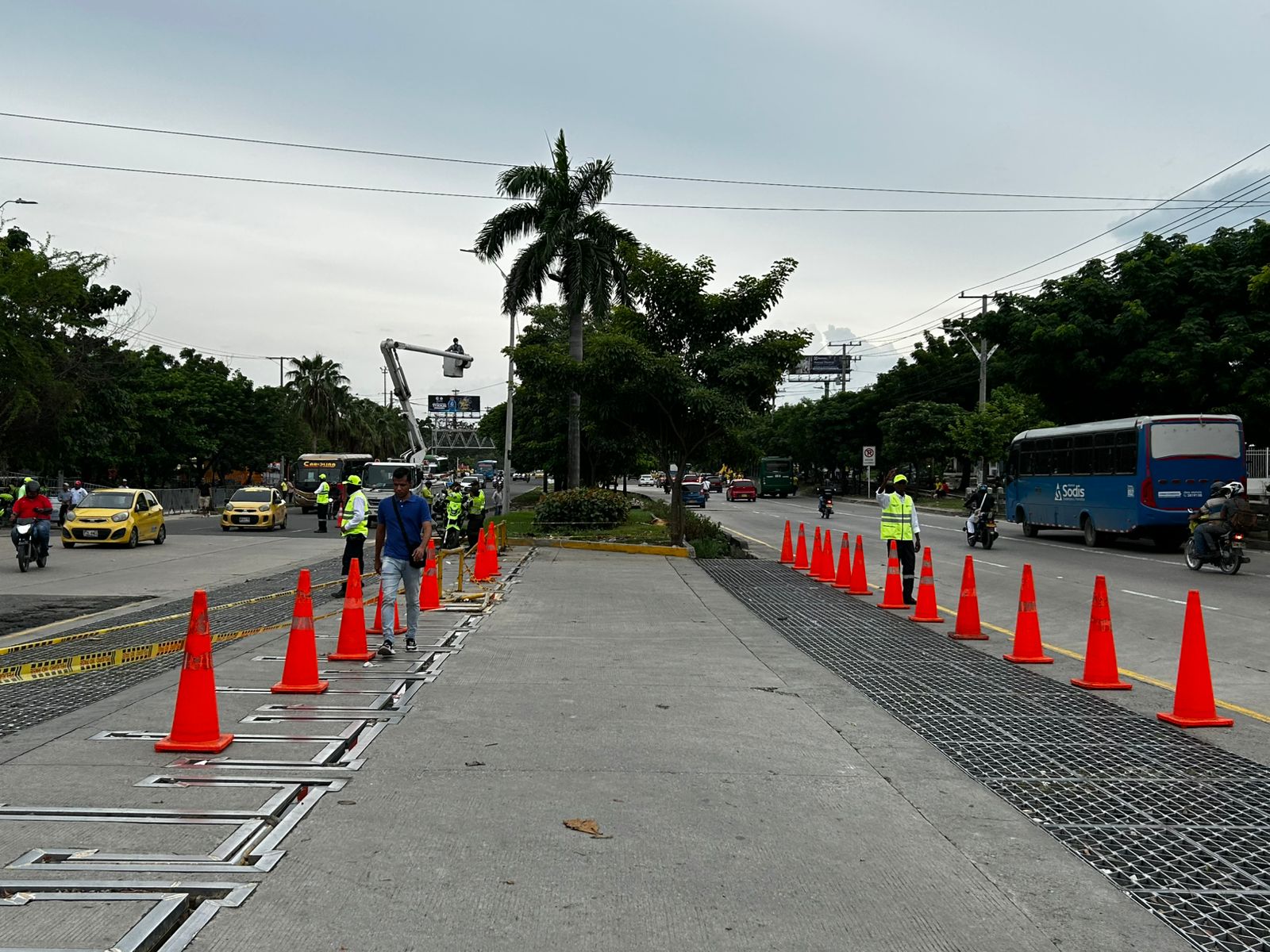 Orientadores vehiculares sobre la circunvalar.