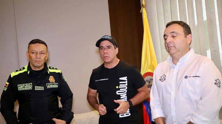 Alcalde Char, Comandante Herbert Benavidez y Yesid Turbay en reunión