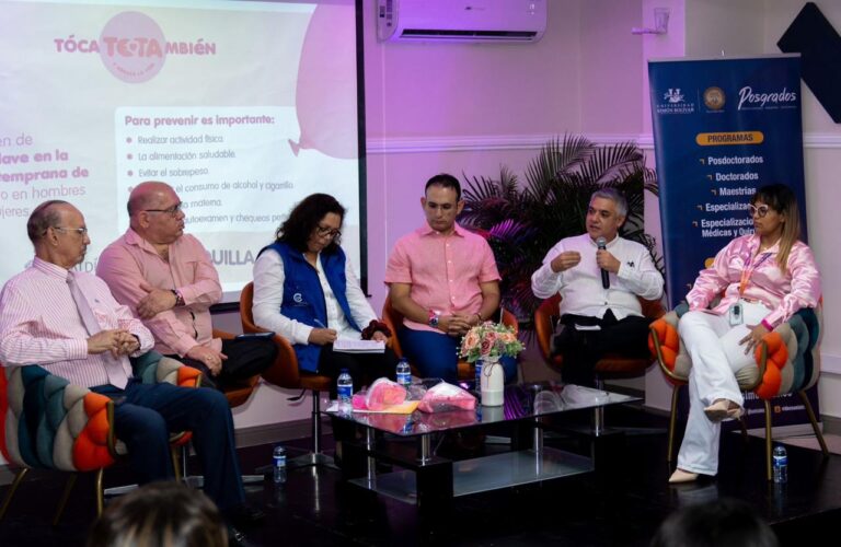 Grupo de expertos participando en el panel “Tócate También y Abraza la Vida"