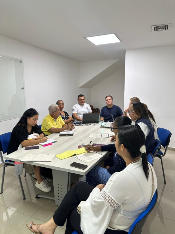 Pedro Acosta en reunión del COPACO de Riomar.