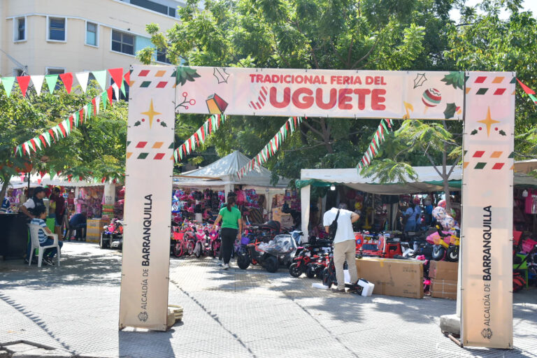 Feria del juguete 2024 en Paseo Bolívar.