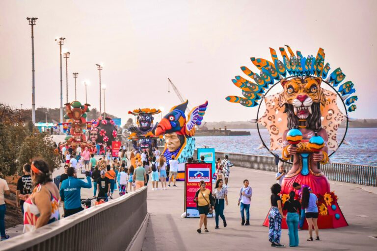 Vista del Gran Malecón en fesividades del Carnaval de Barranquilla.