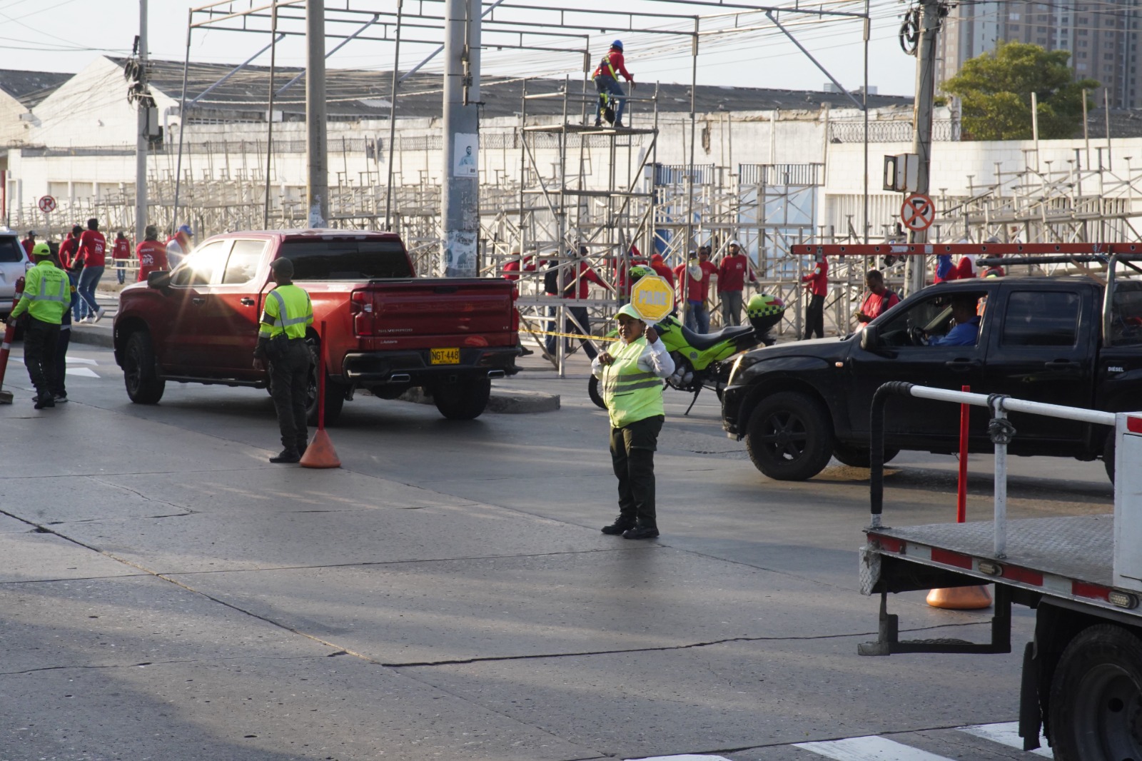 Orientadores de movilidad en medio del flujo vehicular