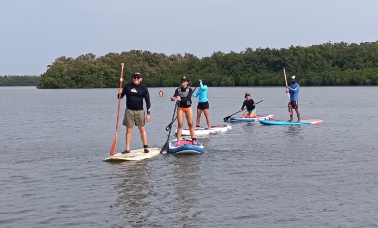 Deportistas en kayak