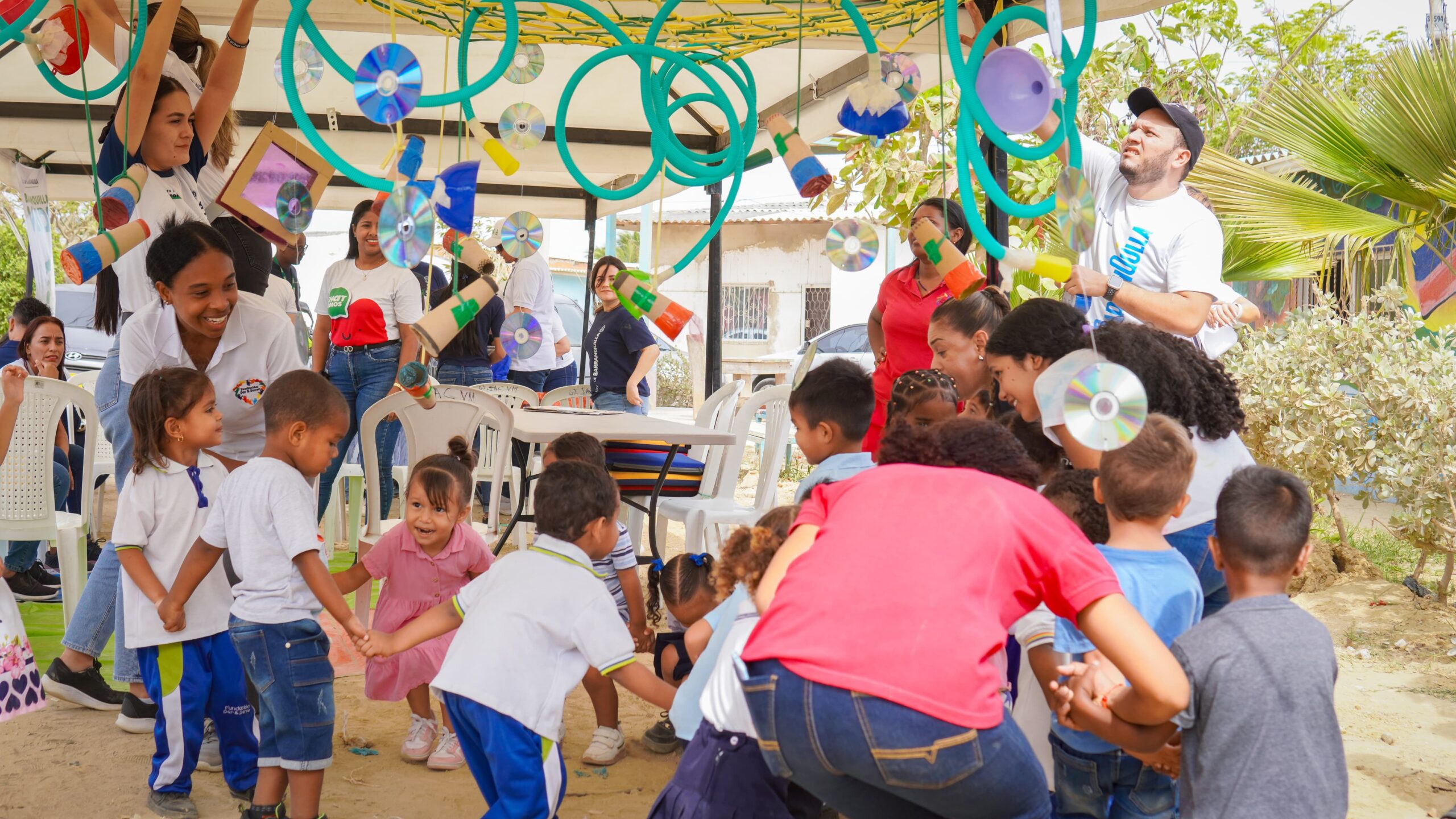 Comunidad educativa celebra Día del Idioma