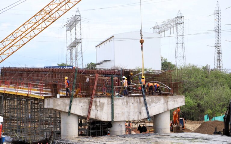 Obras en intercambiador Alameda del Río