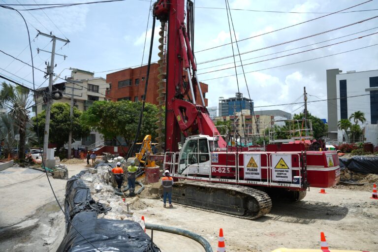 Vista de las obras de canalización calle 85