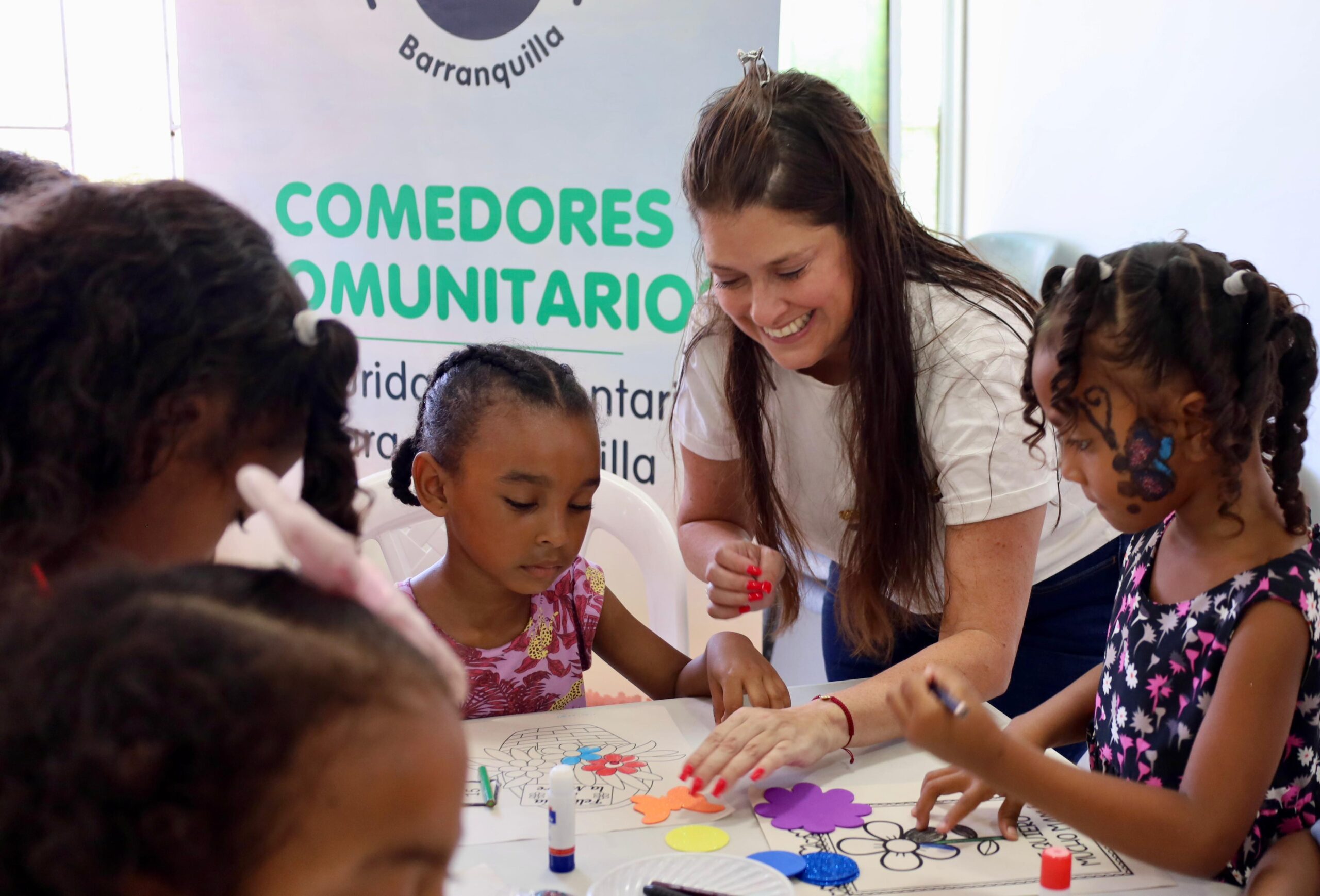 Jornada de la gerente de Desarrollo Social con niños en comedores comunitarios
