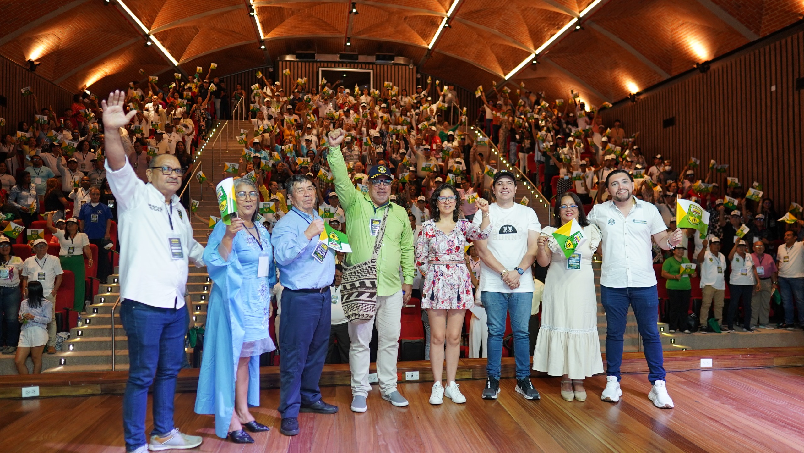 Líderes comunales de Barranquilla reunidos en el Primer Congreso Comunal Distrital.