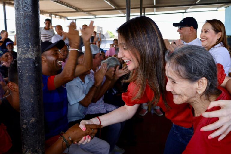 PRIMERA DAMA CON LOS HABITANTES DE CALLE