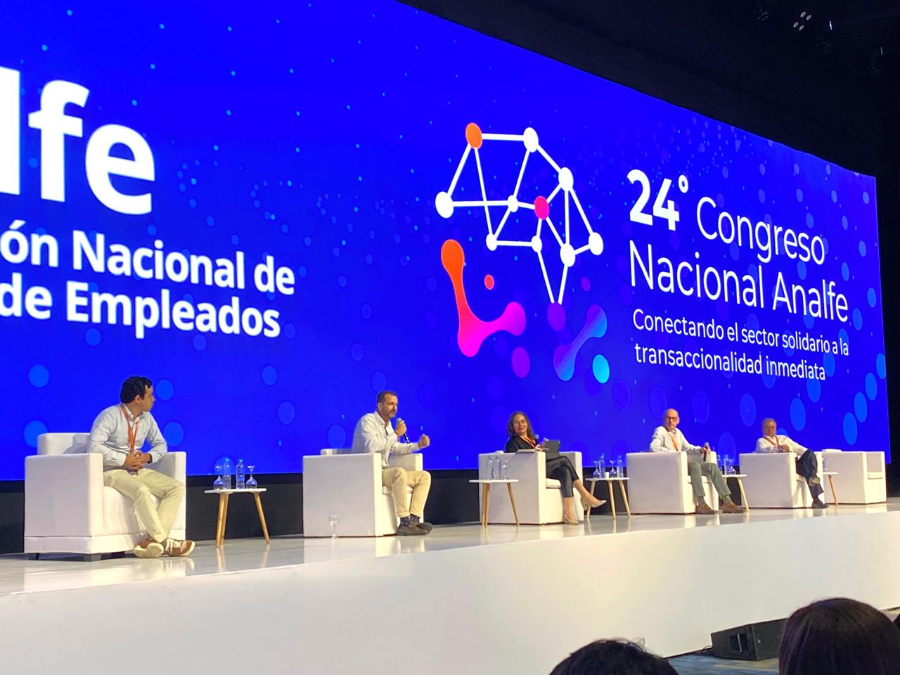 Ana Maria Badel y expositores en el 24 congreso Nacional ANALFE