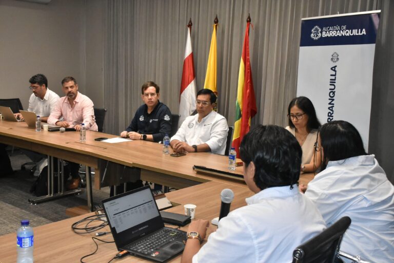 Reunión de funcionarios de Alcaldía de Barranquilla con miembros del BID para el proyecto Intégrate+