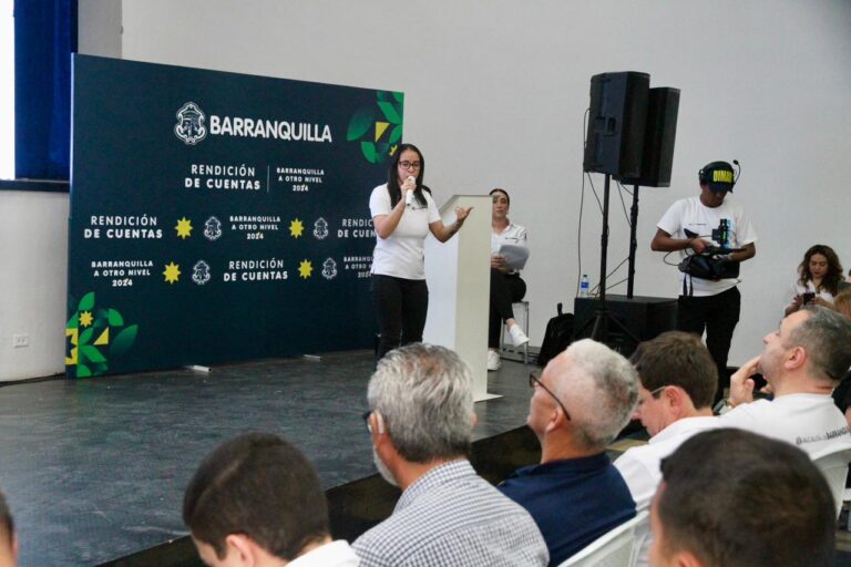 La secretaria de Salud, Stephanie Araújo, en su intervención en la rendición de cuentas.