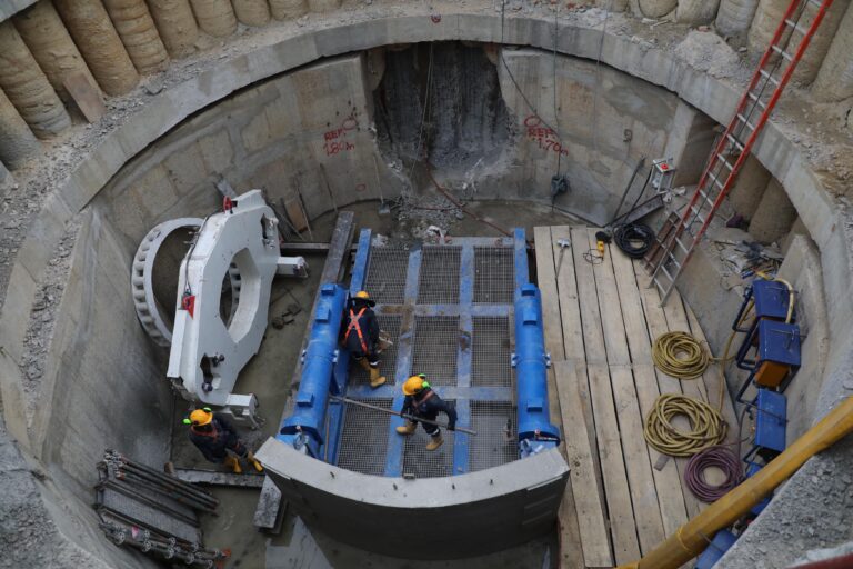 Tuneladora en las obras de canalización de la calle 85