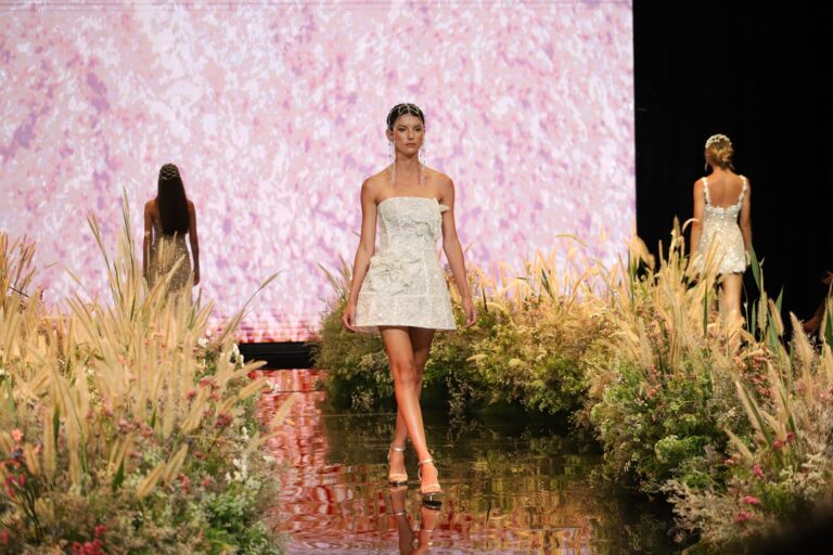 Modelo desfilando en Barranquilla es Moda.