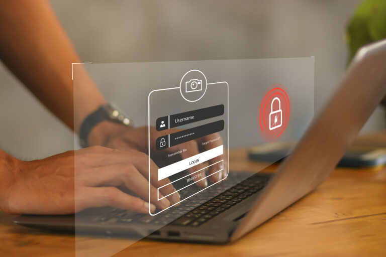 Ilustración de las manos de hombre realizando una actividad en un cpmputador portatil .