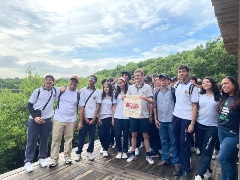 Embajador del reino unido en Colombia S.E GEORGE HODGSON