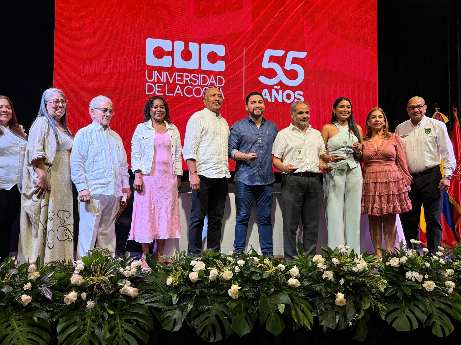 Jefe de oficina participación ciudadana con organizadores del diplomado en legislación comunal