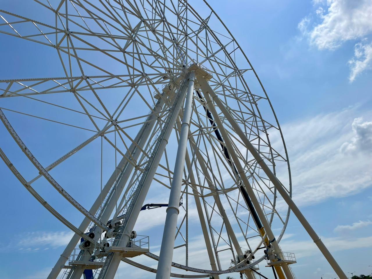 Imagen de la Luna del Rio tomada desde abajo