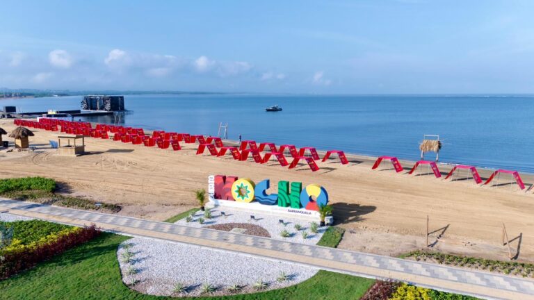 Vista general de la playa de Puerto Mocho