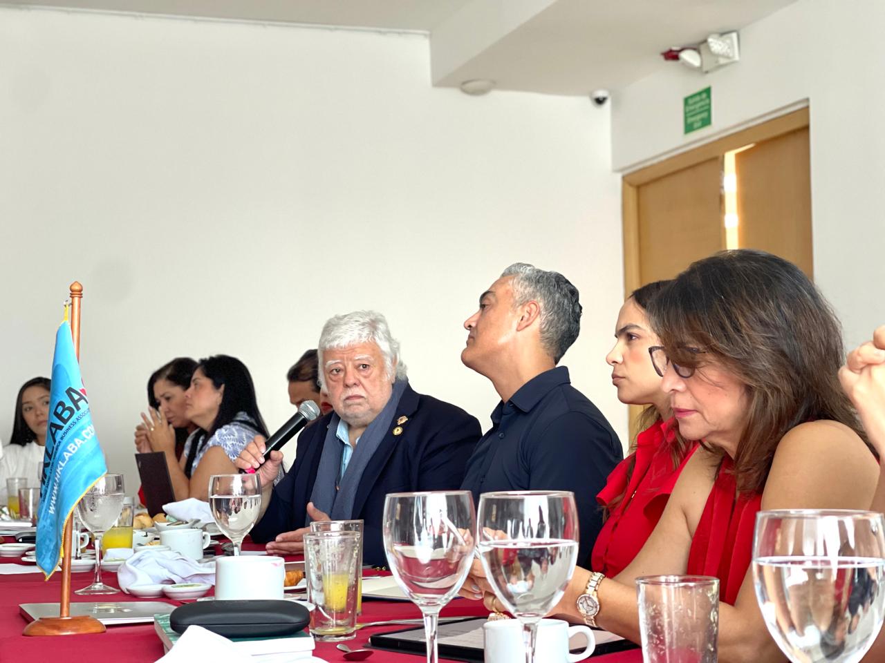 Meza de internacionalización