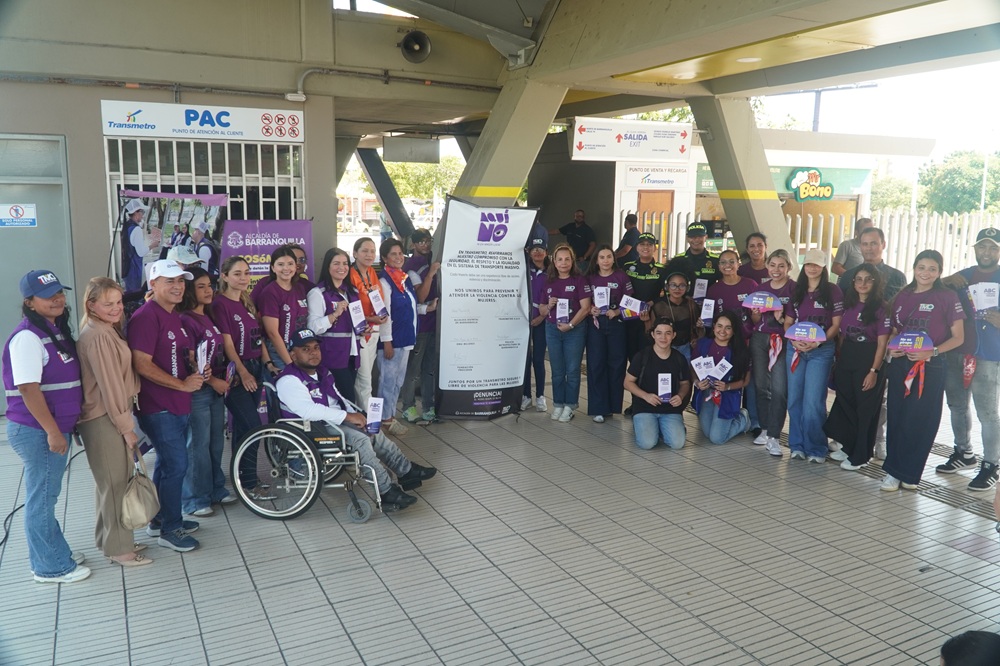 Funcionarios del Distrito, Policía y Transmetro.