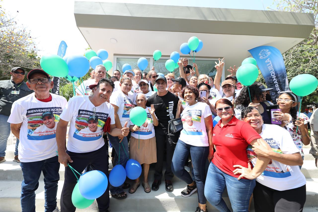 Alcalde Char acompañado con comunidad barrio la victoria en inauguración e CAI