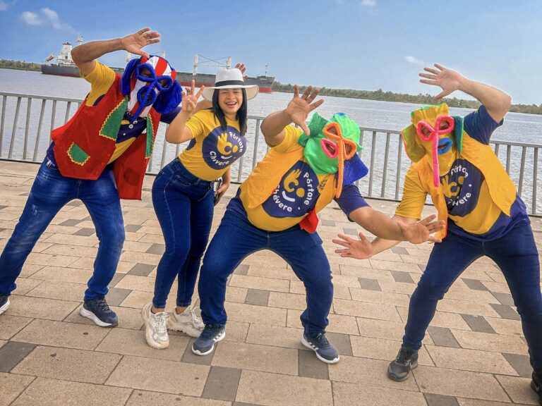 Enlaces de oficina de Cultura Ciudadana con marimondas en el malecón