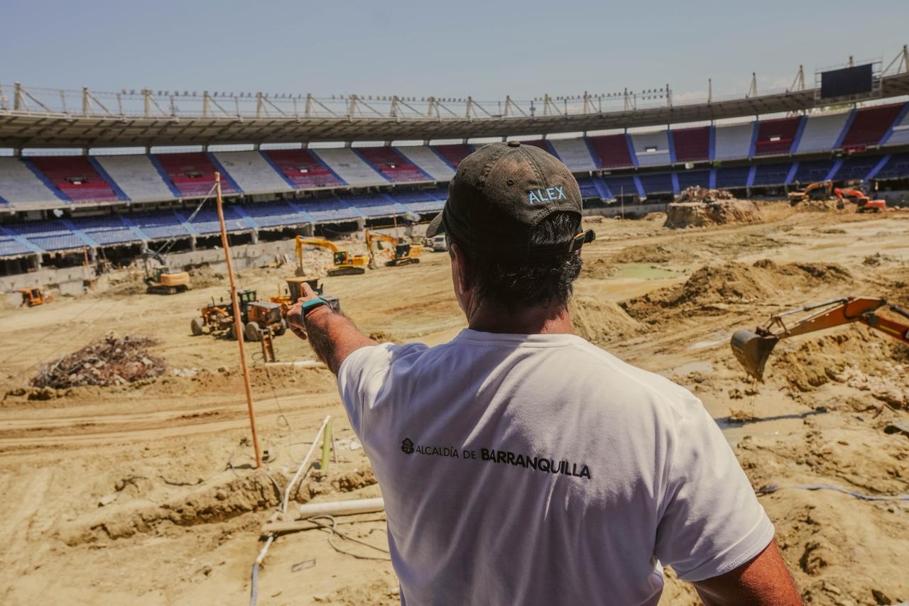 Alcalde Char inspecciona obras en el estadio Metropolitano