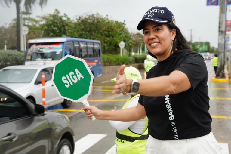 La secretaria de transito y seguridad vial informando el pico y placa de la vía 40 por el carnaval de barranquilla