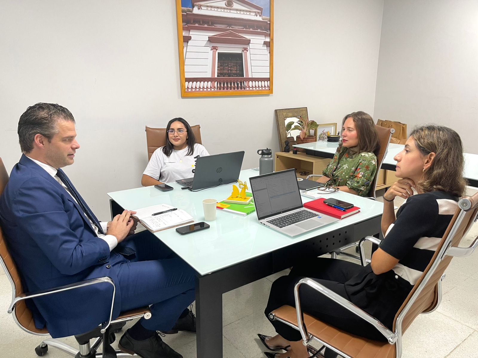 reunión bilateral con la Embajada del Reino de los Países Bajos, liderada por Albert Kobus, Primer Secretario de Asuntos Económicos,