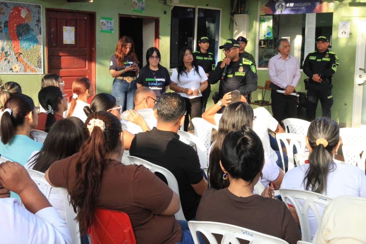 Campaña antiextorsión en los barrios con autoridades