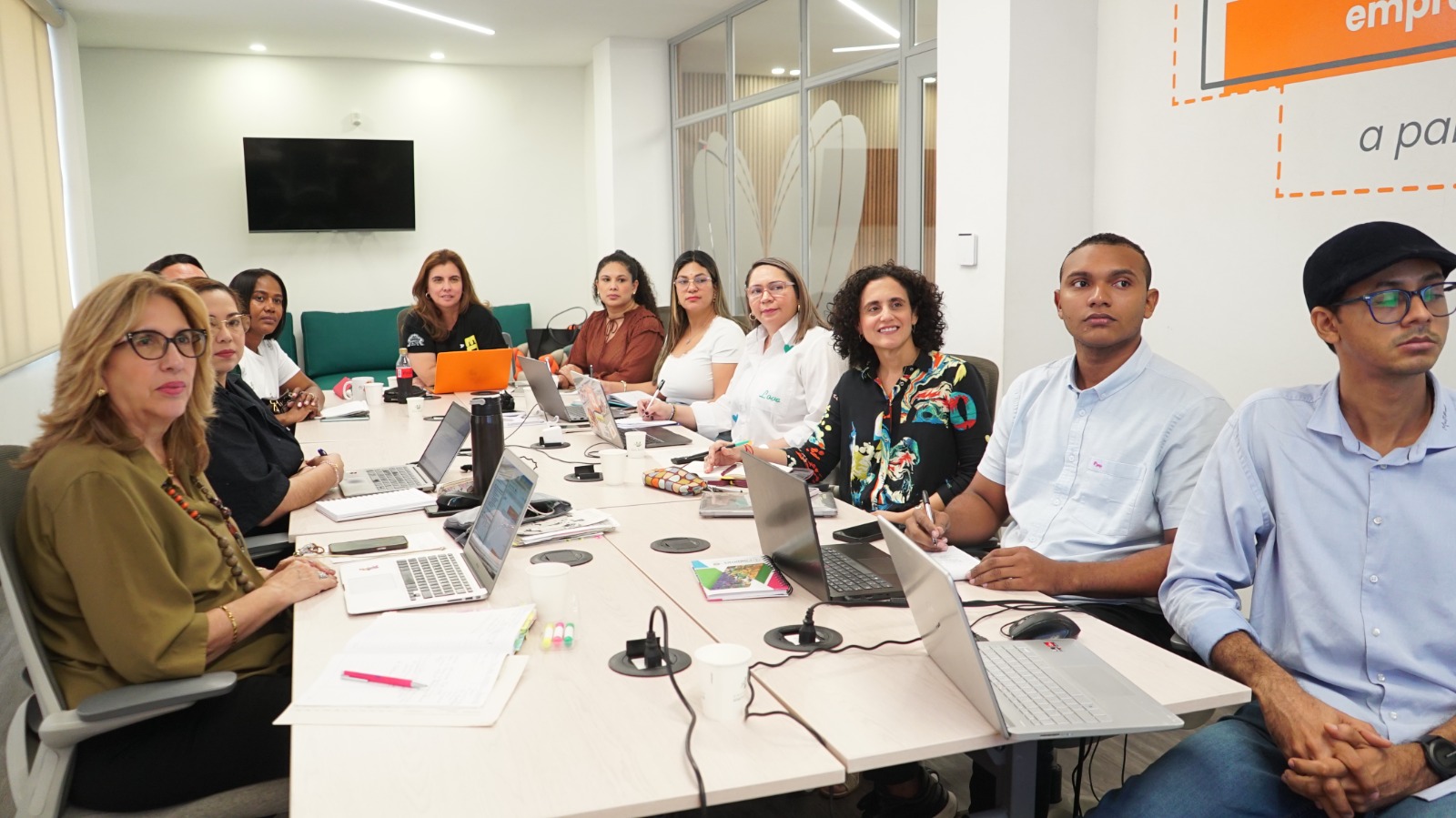 Reunión lanzamiento programa Xtraordinarios